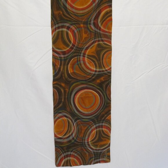 Cosette scarf in modern circle pattern - Picture 2 of 4